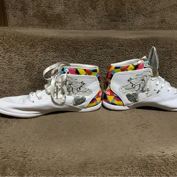 Reebok womens sneaker Sz 10. Worn twice. $55 - Picture 3 of 7